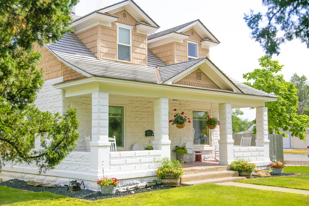 An image of a home style with a garden 